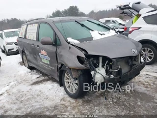TOYOTA TOYOTA SIENNA XLE 7 PASSENGER