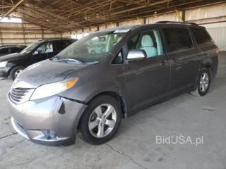 TOYOTA SIENNA LE LE