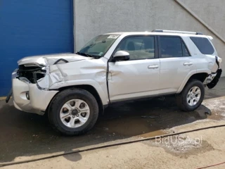 TOYOTA 4RUNNER SR SR5/SR5 PREMIUM