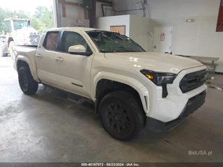 TOYOTA TOYOTA TACOMA SR5