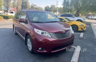 TOYOTA SIENNA XLE XLE