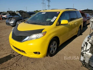 TOYOTA SIENNA LE LE