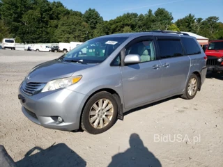 TOYOTA SIENNA XLE XLE