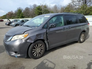 TOYOTA SIENNA XLE XLE