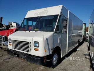 FREIGHTLINER CHASSIS M M LINE WALK-IN VAN