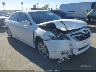 TOYOTA TOYOTA CAMRY SE