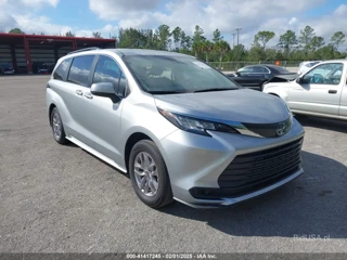 TOYOTA TOYOTA SIENNA LE