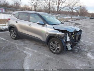 KIA KIA SELTOS LX