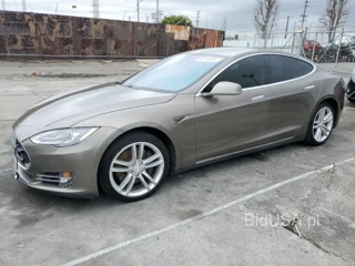 TESLA MODEL S 70 70D
