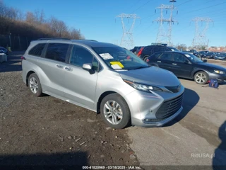 TOYOTA TOYOTA SIENNA XLE