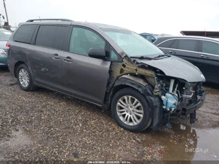 TOYOTA TOYOTA SIENNA XLE V6 7 PASSENGER AUTO ACCESS SEAT/XLE V6 8 PASSENGER
