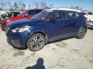 NISSAN KICKS SV SV