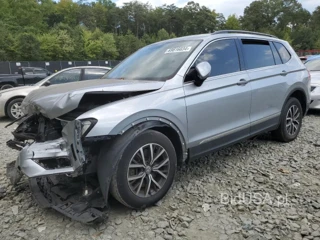 VOLKSWAGEN TIGUAN SE SE