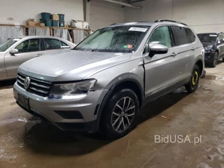VOLKSWAGEN TIGUAN SE SE