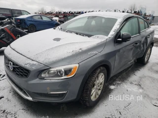 VOLVO S60 CROSS T5