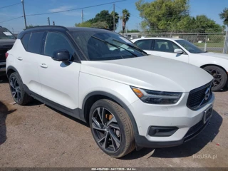 VOLVO VOLVO XC40 T4 R-DESIGN