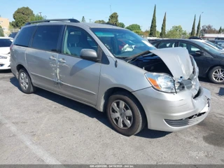 TOYOTA TOYOTA SIENNA LE