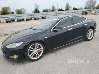 TESLA MODEL S P8 P85D