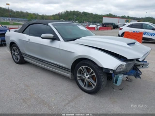 FORD FORD MUSTANG V6 PREMIUM