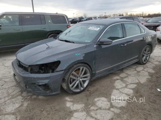 VOLKSWAGEN PASSAT R-L R-LINE