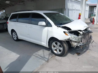 TOYOTA TOYOTA SIENNA LE V6 8 PASSENGER