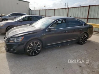 VOLKSWAGEN PASSAT R-L R-LINE