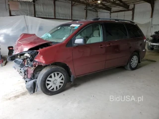 TOYOTA SIENNA CE