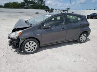 TOYOTA PRIUS C