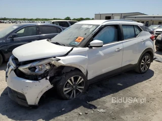 NISSAN KICKS SV SV