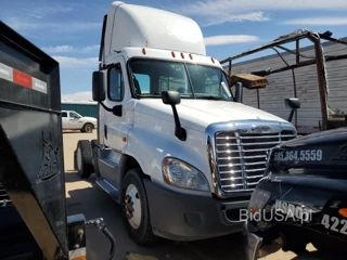 FREIGHTLINER CASCADIA 1