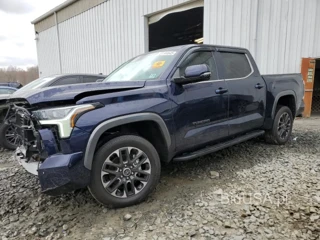 TOYOTA TUNDRA CRE CREWMAX LIMITED