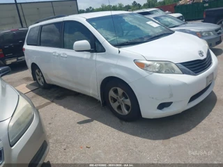 TOYOTA TOYOTA SIENNA LE V6 8 PASSENGER