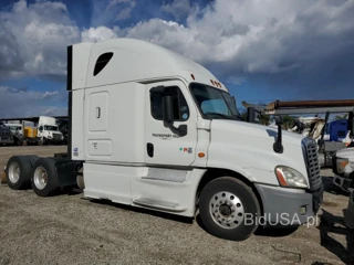 FREIGHTLINER CASCADIA 1