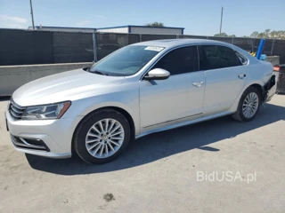 VOLKSWAGEN PASSAT SE SE