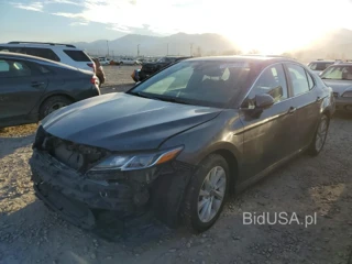 TOYOTA CAMRY LE LE