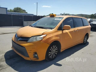 TOYOTA SIENNA XLE XLE