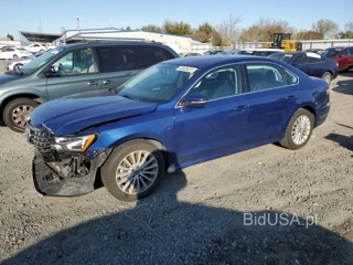 VOLKSWAGEN PASSAT SE SE