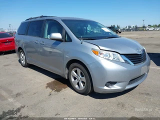 TOYOTA TOYOTA SIENNA LE V6 8 PASSENGER