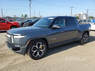 RIVIAN R1T ADVENT ADVENTURE