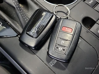 TOYOTA TOYOTA HIGHLANDER HYBRID LE