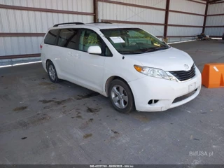 TOYOTA TOYOTA SIENNA LE V6 8 PASSENGER