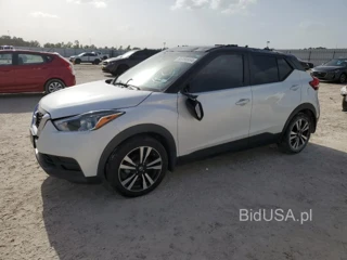 NISSAN KICKS SV SV