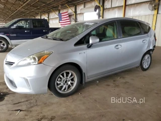 TOYOTA PRIUS V