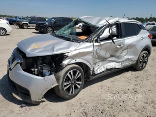 NISSAN KICKS SV SV