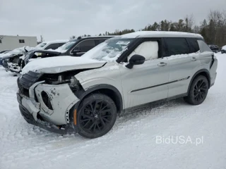 MITSUBISHI OUTLANDER SE