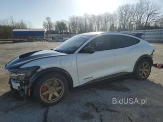 FORD MUSTANG MA PREMIUM