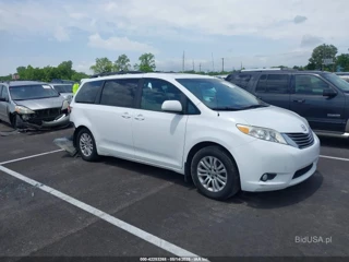 TOYOTA TOYOTA SIENNA XLE V6 8 PASSENGER