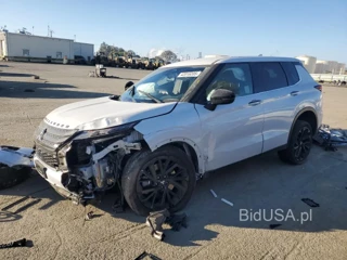 MITSUBISHI OUTLANDER SE