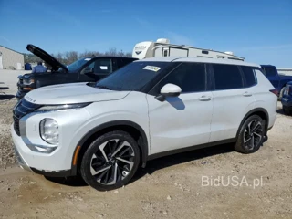 MITSUBISHI OUTLANDER SE