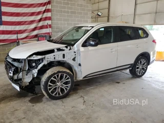MITSUBISHI OUTLANDER SE